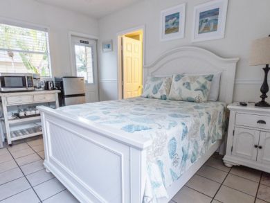 Bradenton Beach Two Bedroom Rental Condo Private Jacuzzi