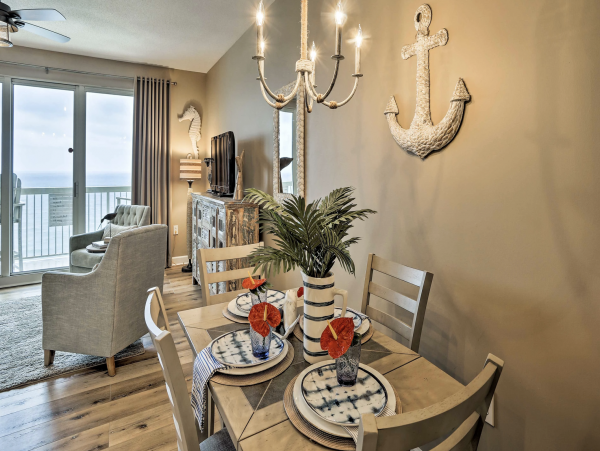 Beachfront Lovely Vacation Condo Sleeps 6