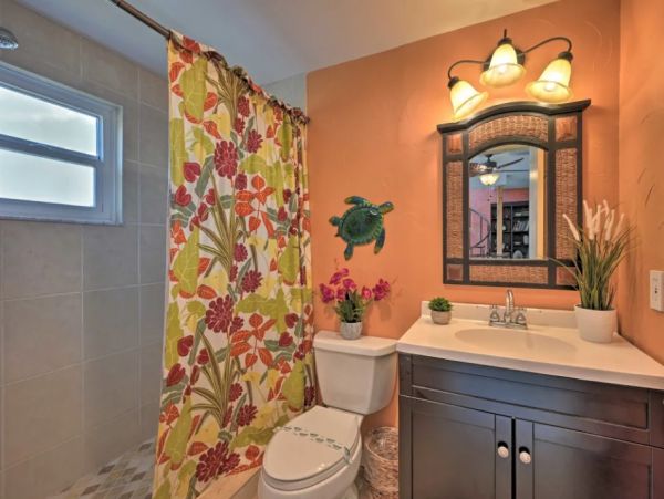 Waterfront Two Bedroom Vacation Rental in Naples Sleeps Four