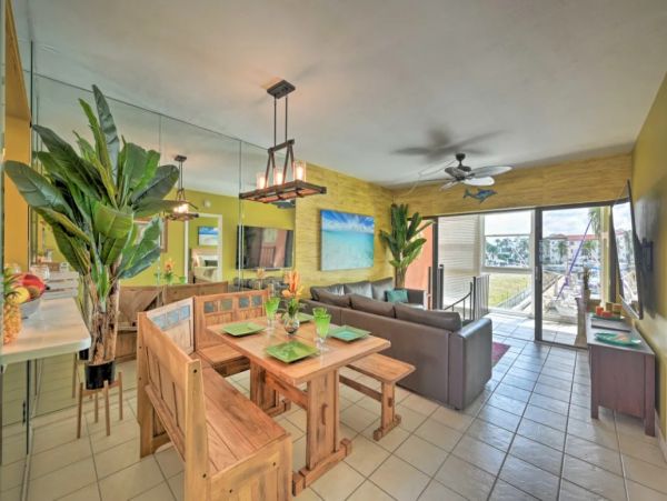 Waterfront Two Bedroom Vacation Rental in Naples Sleeps Four