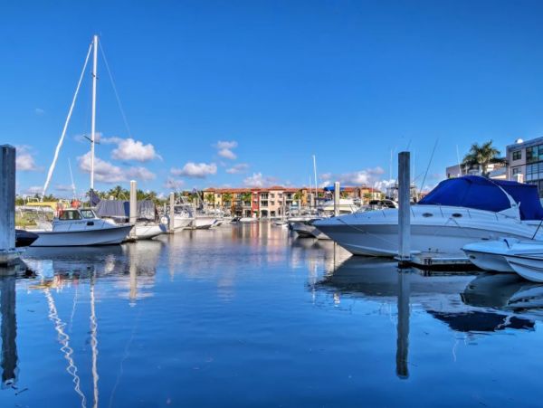 Waterfront Two Bedroom Vacation Rental in Naples Sleeps Four