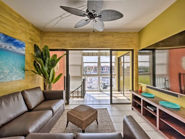 Waterfront Two Bedroom Vacation Rental in Naples Sleeps Four
