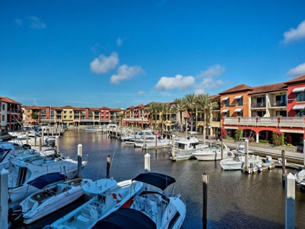 Waterfront Two Bedroom Vacation Rental in Naples Sleeps Four