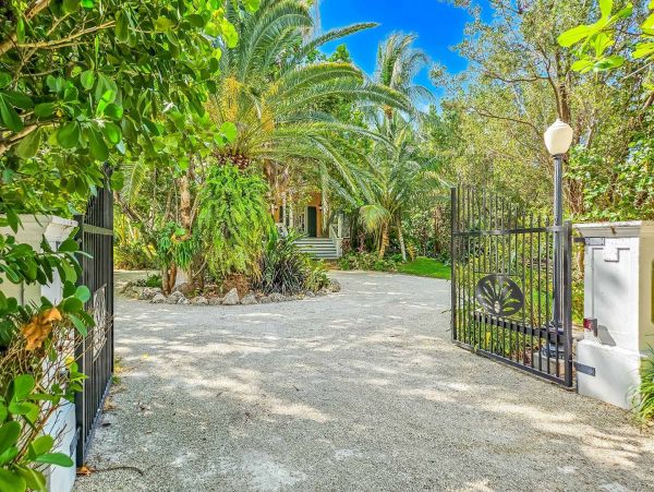 Islamorada Beachfront Four Bedroom Vacation Home