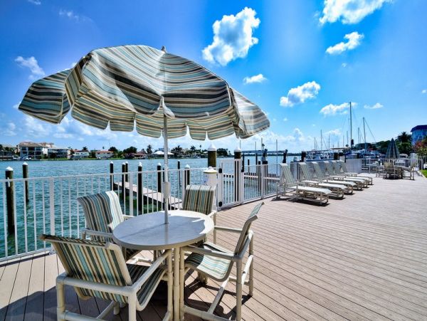 Three Bedroom Watefront Vacation Rental Condo in Clearwater