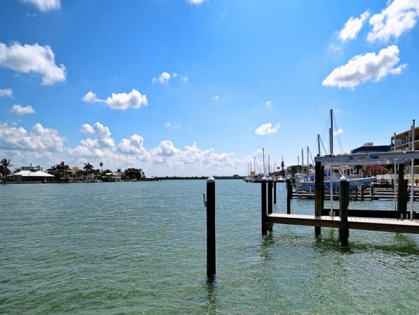 Three Bedroom Watefront Vacation Rental Condo in Clearwater