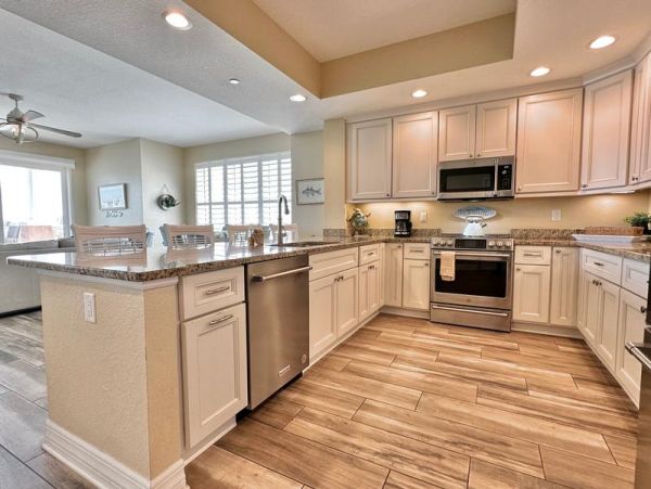 Three Bedroom Watefront Vacation Rental Condo in Clearwater