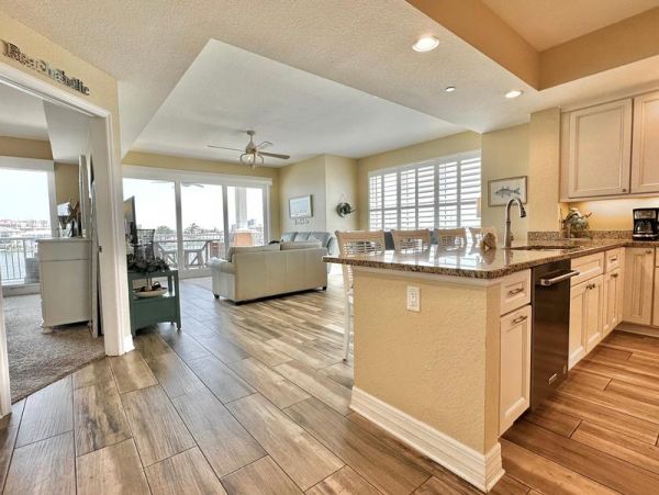 Three Bedroom Watefront Vacation Rental Condo in Clearwater