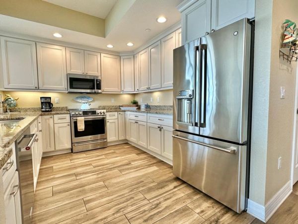 Three Bedroom Watefront Vacation Rental Condo in Clearwater