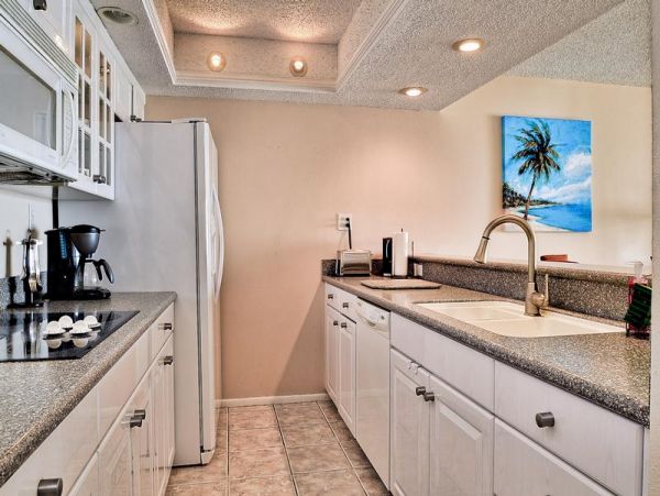 Lovely Views Clearwater Condo Sleeps 5 Guests