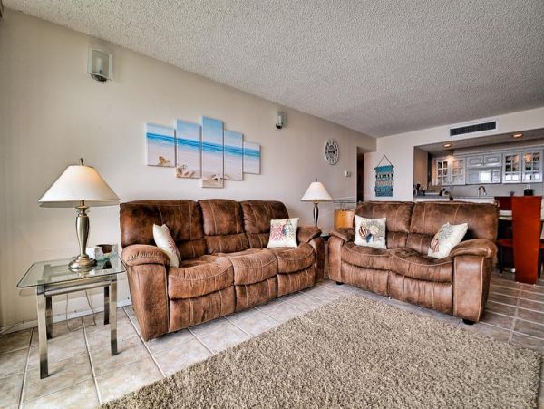 Lovely Views Clearwater Condo Sleeps 5 Guests
