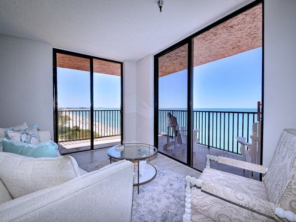 Madeira Beach 2 Bedroom Condo Amazing Views