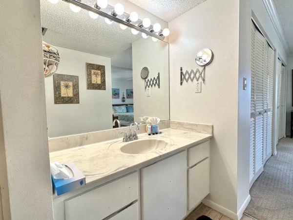 Delightful Water Views From This Amazing Condo in Clearwater Beach