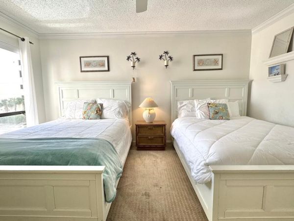 Delightful Water Views From This Amazing Condo in Clearwater Beach