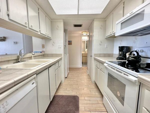 Delightful Water Views From This Amazing Condo in Clearwater Beach