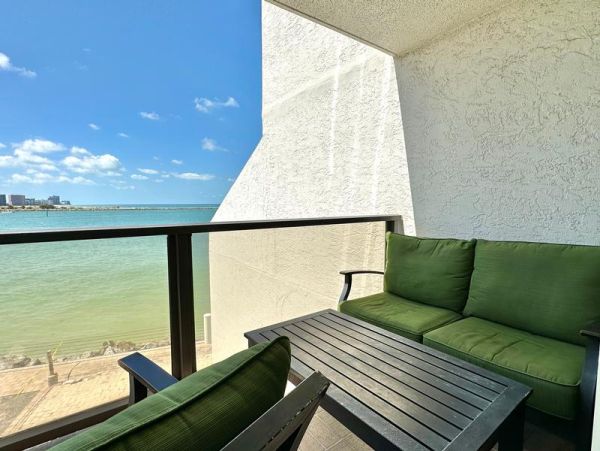 Delightful Water Views From This Amazing Condo in Clearwater Beach