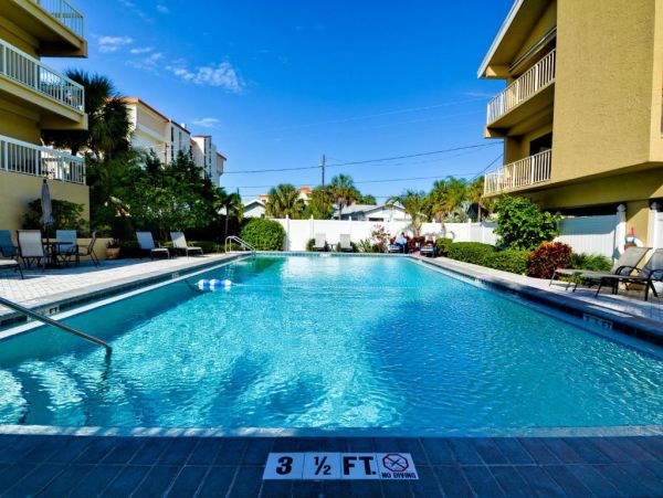 Spacious Beach Two Bedroom Condo with Balcony