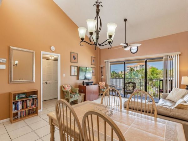 Spacious Beach Two Bedroom Condo with Balcony