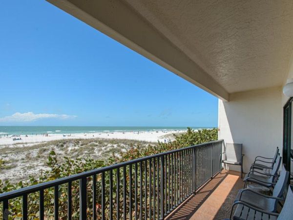 Clearwater Beach Stunning Gulf Front Three Bedroom Condo