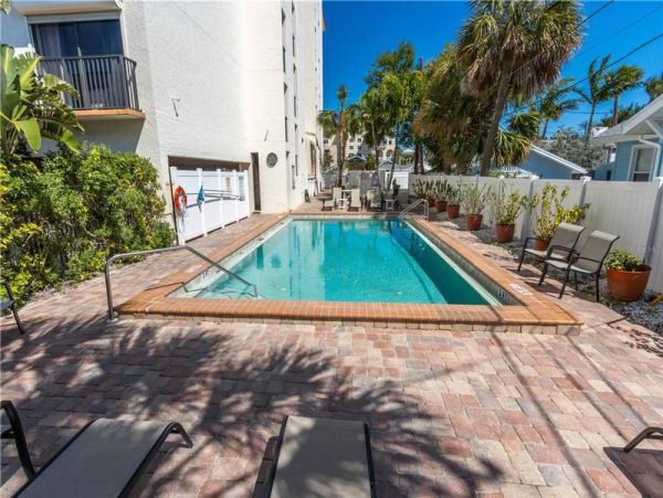 Clearwater Beach Stunning Gulf Front Three Bedroom Condo