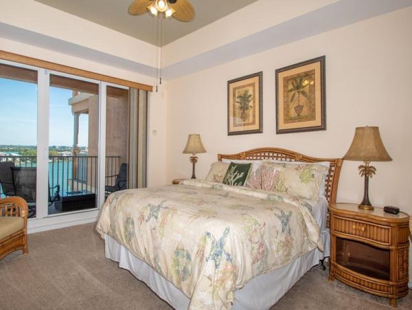 Clearwater Waterfront Condo for 8 Guests