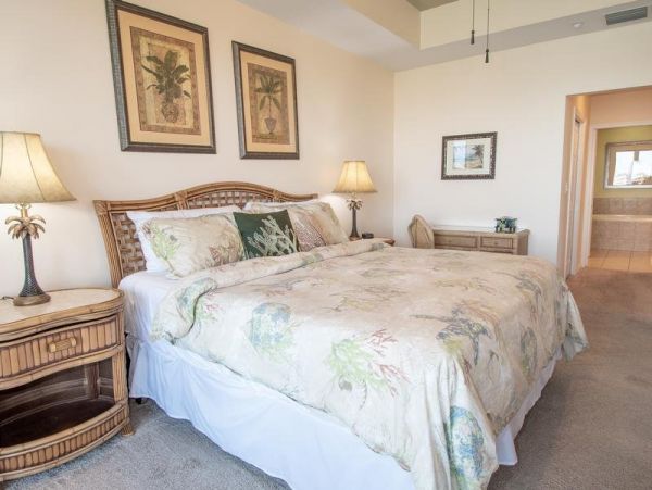 Clearwater Waterfront Condo for 8 Guests