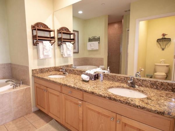 Clearwater Waterfront Condo for 8 Guests