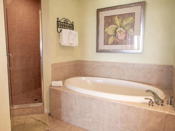 Clearwater Waterfront Condo for 8 Guests