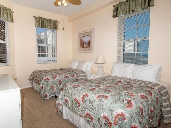 Clearwater Waterfront Condo for 8 Guests