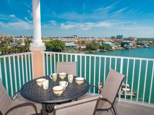 Clearwater Waterfront Condo for 8 Guests