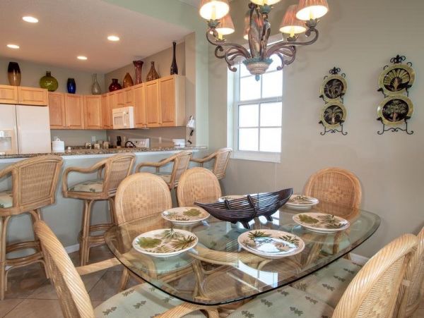 Clearwater Waterfront Condo for 8 Guests
