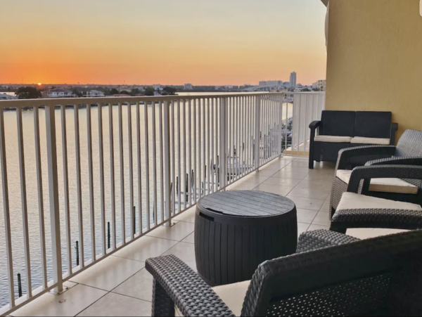 Clearwater Waterfront Three Bedroom Three Bathroom Amazing Views