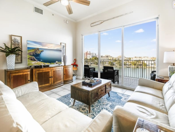 Clearwater Waterfront Three Bedroom Three Bathroom Amazing Views