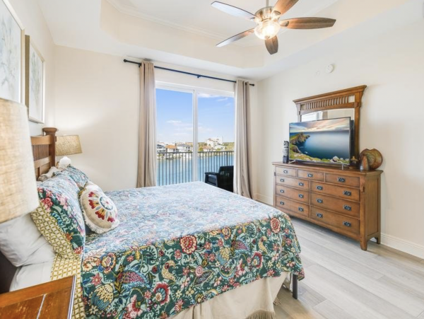 Clearwater Waterfront Three Bedroom Three Bathroom Amazing Views