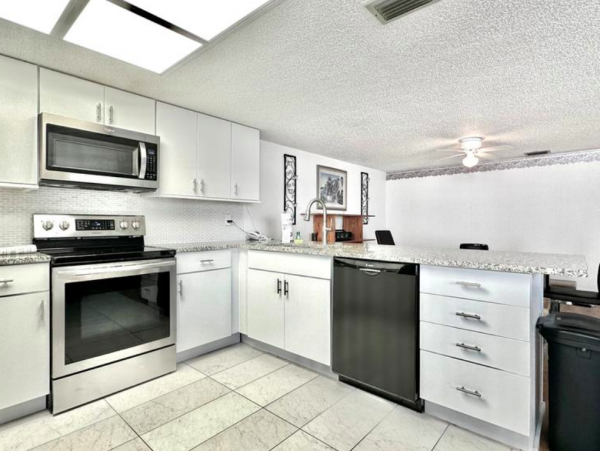 2 bedroom - 2 bathroom condo across the street from the beach