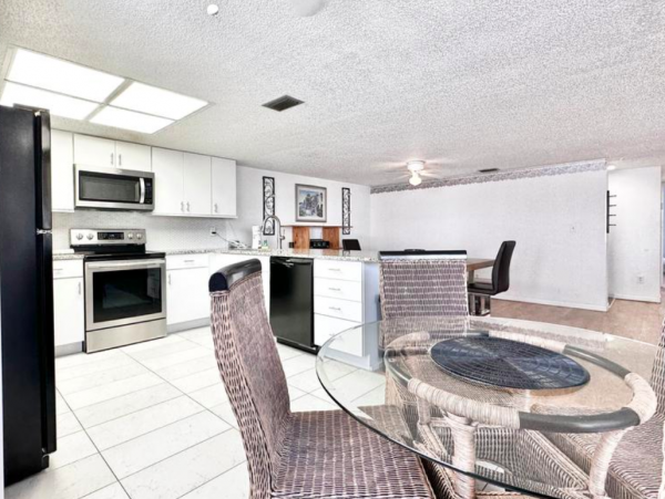 2 bedroom - 2 bathroom condo across the street from the beach