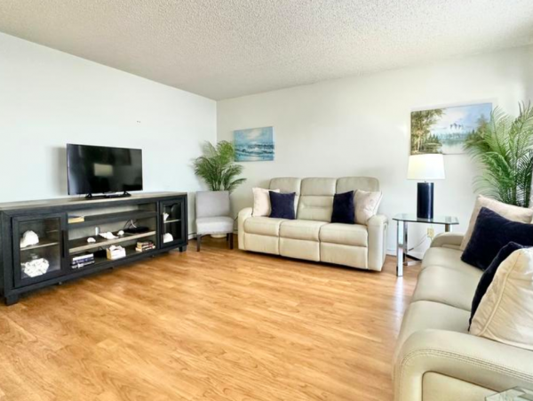 2 bedroom - 2 bathroom condo across the street from the beach