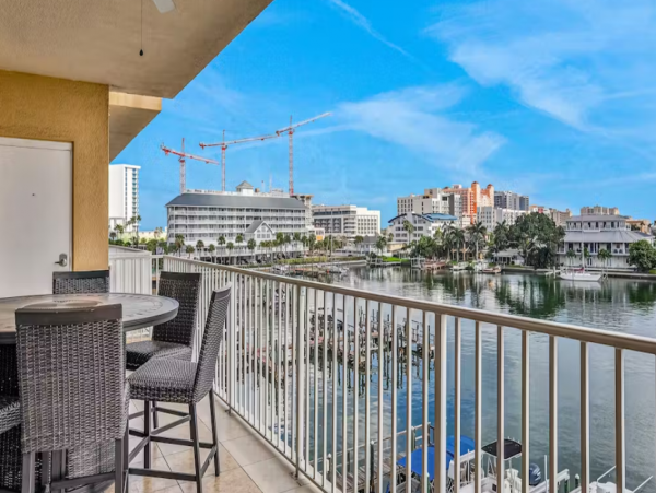 Waterfront Vacation Condo with 3 Bedrooms in Clearwater Beach