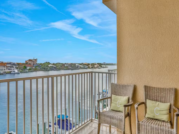 Waterfront Vacation Condo with 3 Bedrooms in Clearwater Beach