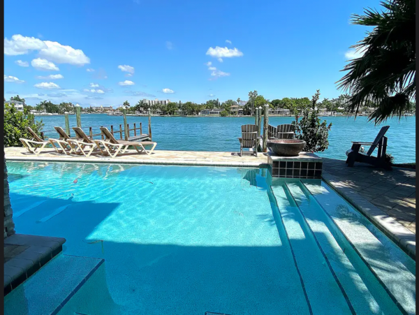 Water Views 4 Bedroom Vacation Condo in Treasure Island