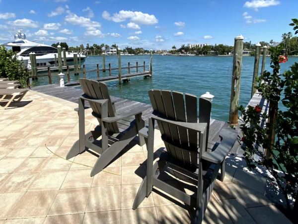 Water Views 4 Bedroom Vacation Condo in Treasure Island
