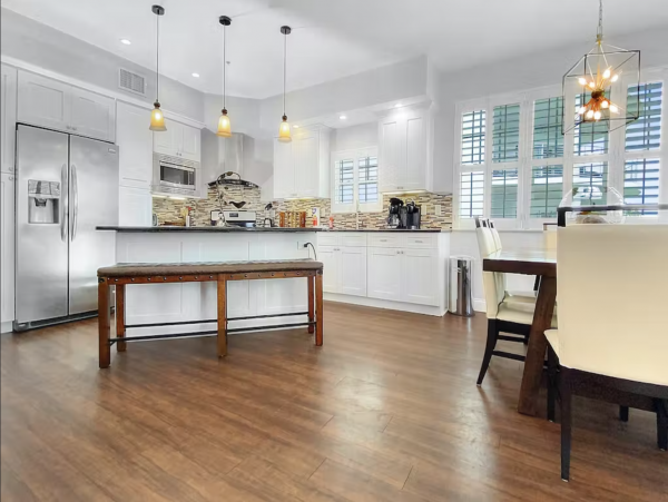 Water Views 4 Bedroom Vacation Condo in Treasure Island
