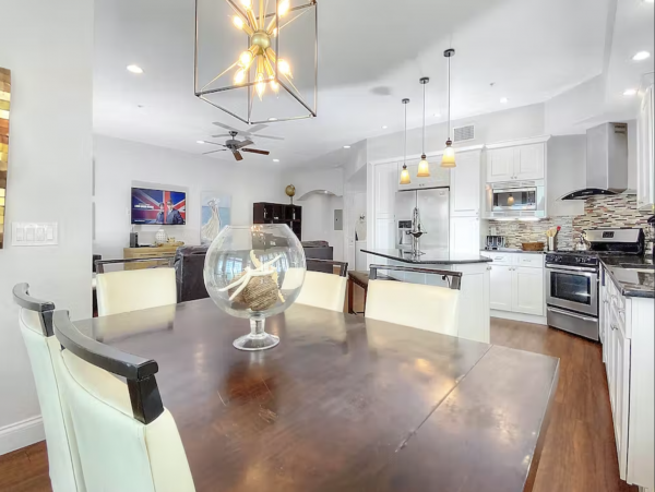 Water Views 4 Bedroom Vacation Condo in Treasure Island