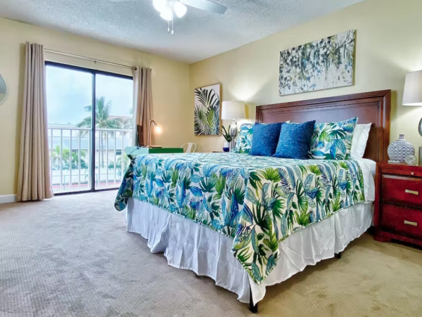 Beautiful 3 Bedroom Condo Communal Pool, Spa & Tennis Courts