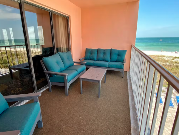 Beautiful 3 Bedroom Condo Communal Pool, Spa & Tennis Courts