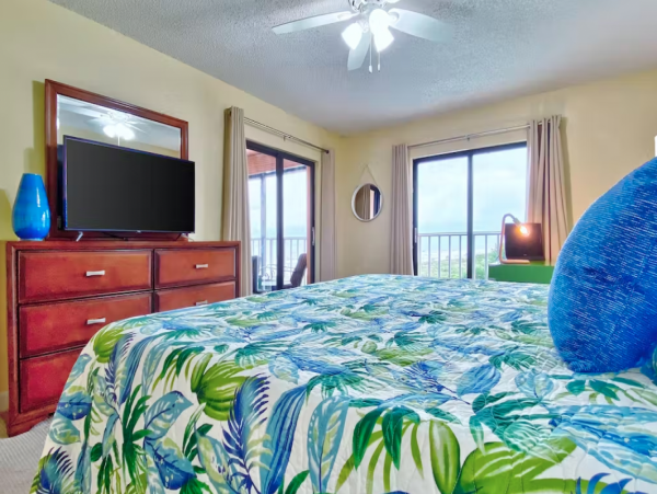 Beautiful 3 Bedroom Condo Communal Pool, Spa & Tennis Courts