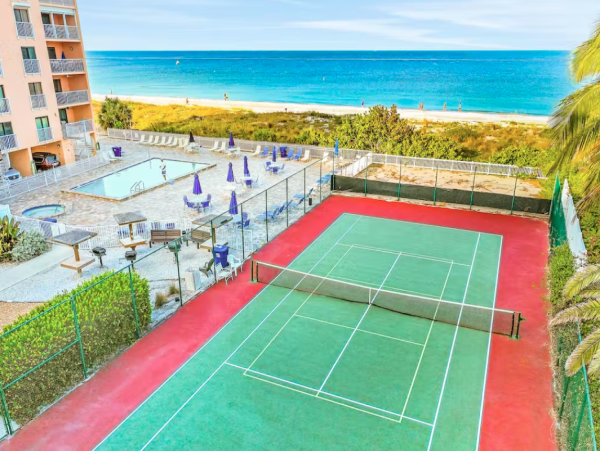 Beautiful 3 Bedroom Condo Communal Pool, Spa & Tennis Courts