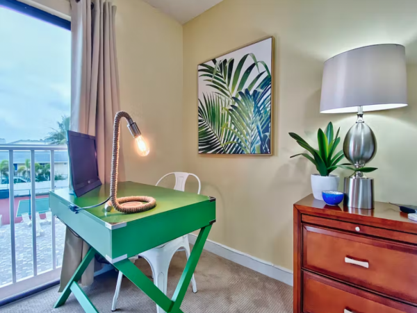 Beautiful 3 Bedroom Condo Communal Pool, Spa & Tennis Courts