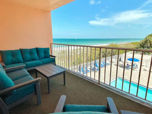 Beautiful 3 Bedroom Condo Communal Pool, Spa & Tennis Courts