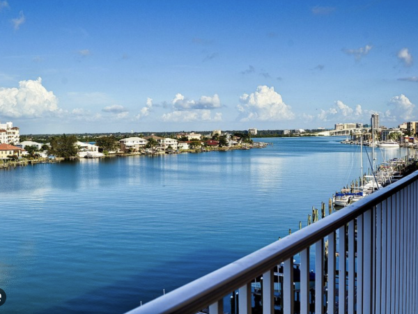 Clearwater Luxury Waterfront Vacation Condo Stunning!